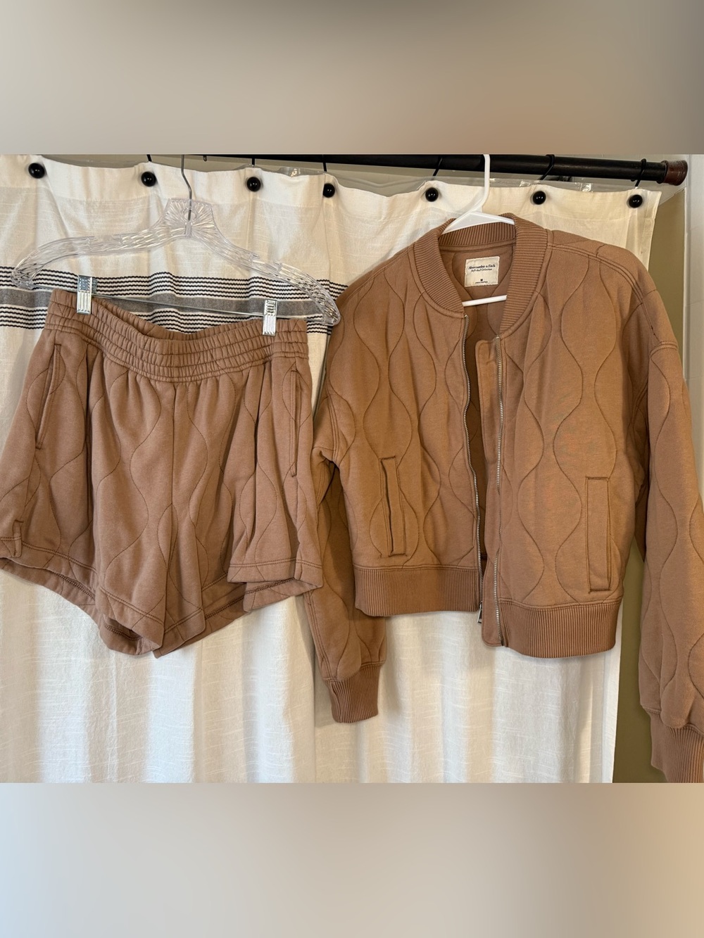 Abercrombie & Fitch Taupe Quilted short/jacket set